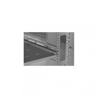 Bandeja rack 19" reforzada. Instalada en bastidor.