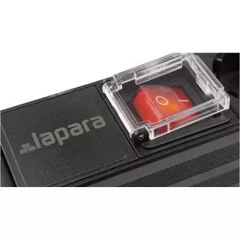 Regleta rack 19" 16A 6x schuko con interruptor detalle botón