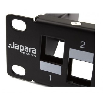 Patch panel rack 1U vacio 24 puertos UTP detalle soporte