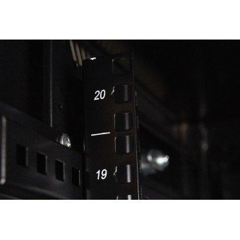 Armario rack 19" detalle perfil