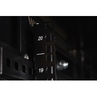 Armario rack 33U 19" 600 x 800 detalle perfil