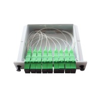 Caja de fibra óptica exterior IP-65 (Detalle Cassette Splitter PLC 1x8 SC / APC interior)