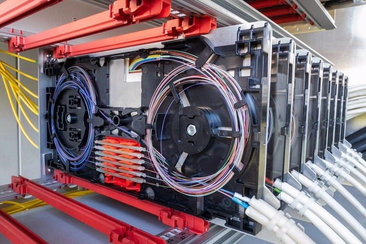 Fabricación de fibra óptica